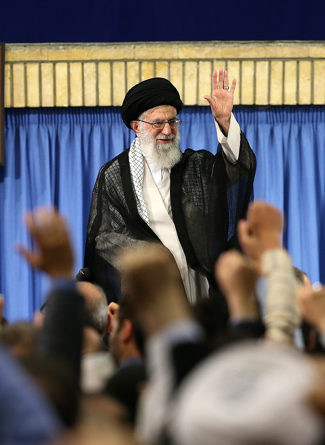 لزوم تفکیک ریاست شورای فضای مجازی و شورای انقلاب فرهنگی