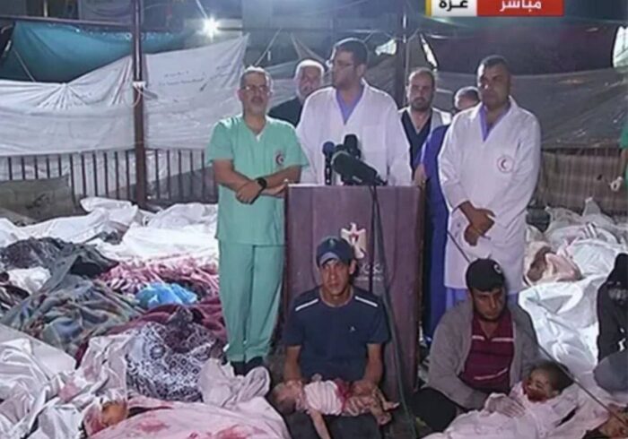 نشست خبی وزارت بهداشت فلسطین در حیاط بیمارستان