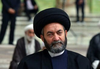 از گستردگی فساد و اختلاس دیگر نمیتوانم خطبە بخوانم