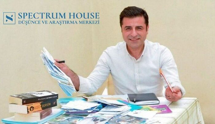 دمیرتاش و دم پارتی همچنان در  نظرسنجی ها اول